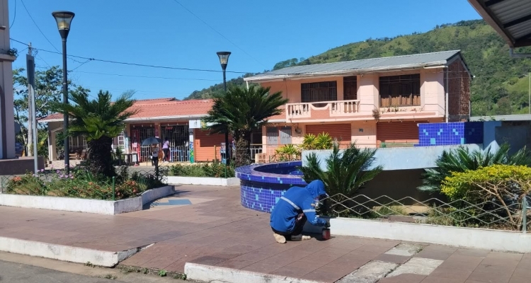 TRABAJOS DE MANTENIMIENTO DEL PARQUE CENTRAL DE CORDONCILLO