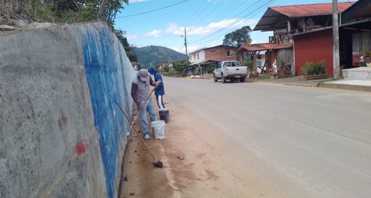 AVANZANDO CON TRABAJOS DE RECUPERACION DE ESPACIOS PUBLICOS